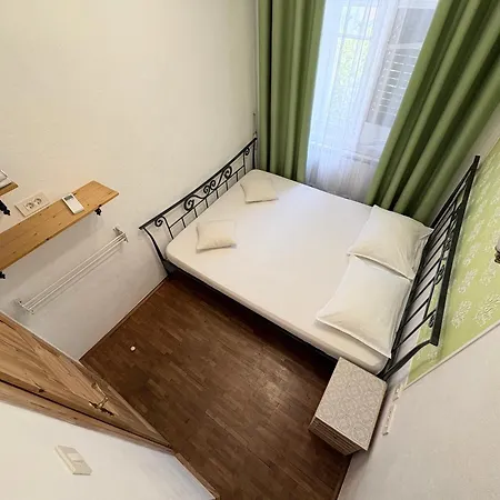 بيت شباب Guest House Izola *