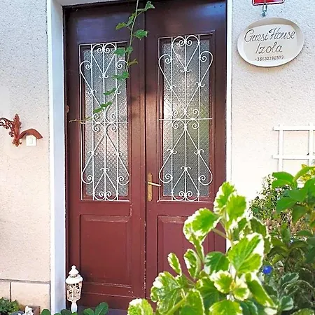 Guest House Izola Hostel *