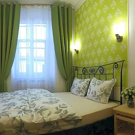 Guest House Izola Hostel *