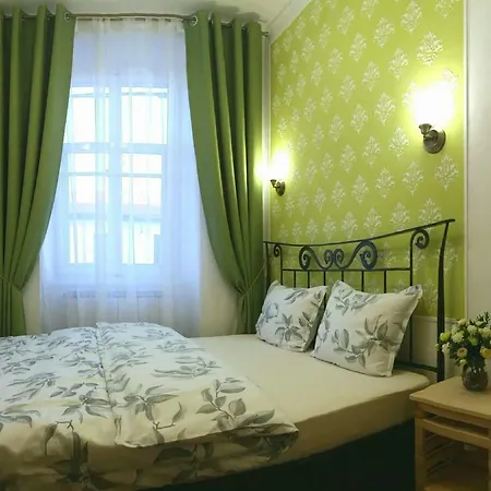 بيت شباب Guest House Izola إيزولا